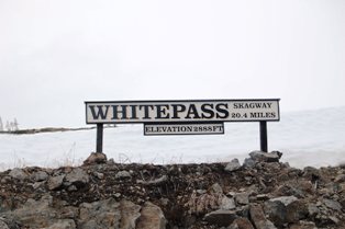 WPYR Whitepass Sign
