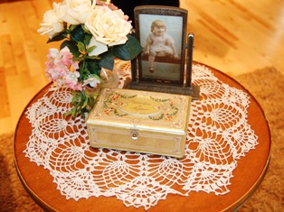 Shelli's apartment bedroom